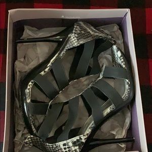 Sexy snake print elastic cage shoe